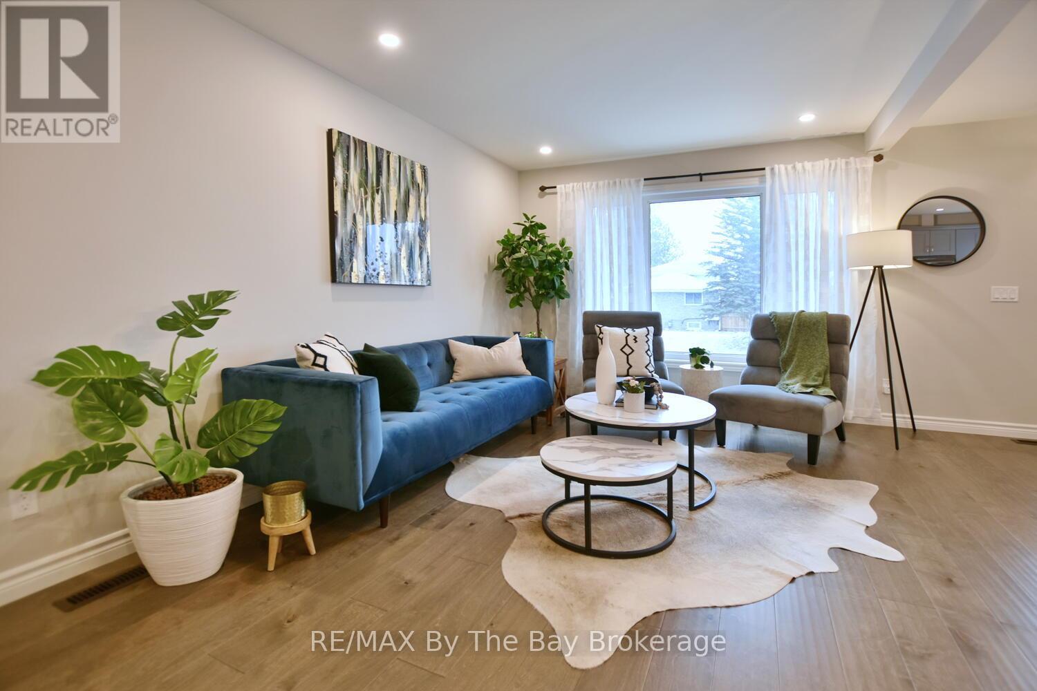 556 Spruce Street, Collingwood, Ontario  L9Y 4B4 - Photo 4 - S12918638