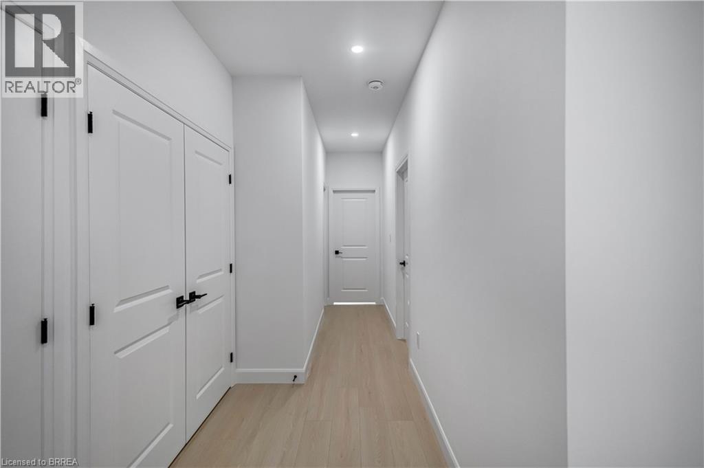 105 Winniett Street, Brantford, Ontario  N3T 1N1 - Photo 28 - 40802911