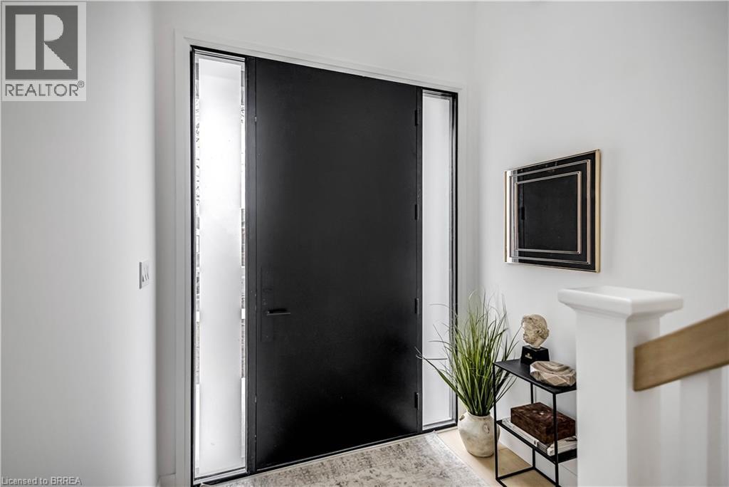 105 Winniett Street, Brantford, Ontario  N3T 1N1 - Photo 5 - 40802911