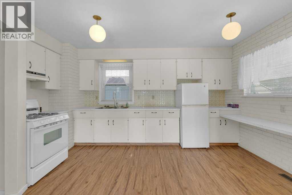 3702 44 Avenue, Red Deer, Alberta  T4N 3H5 - Photo 7 - A2295344