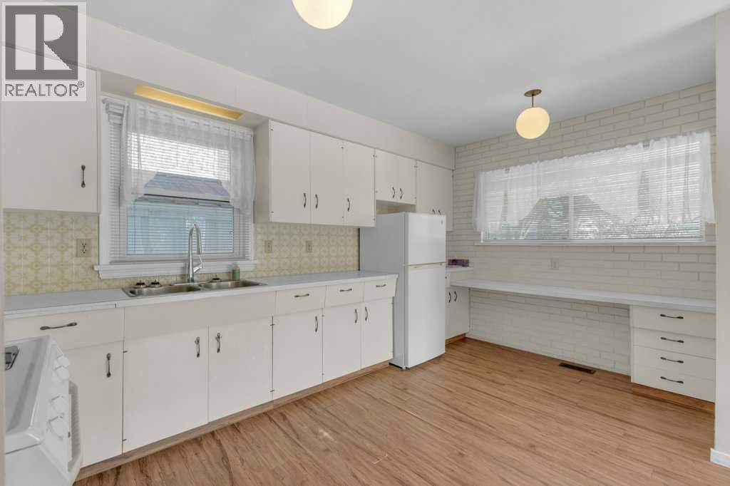 3702 44 Avenue, Red Deer, Alberta  T4N 3H5 - Photo 8 - A2295344