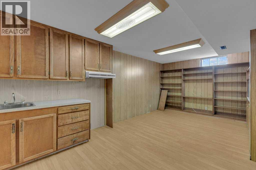 3702 44 Avenue, Red Deer, Alberta  T4N 3H5 - Photo 29 - A2295344