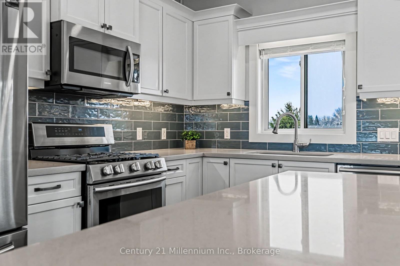 58 Lakefield Drive, Kincardine, Ontario  N2Z 0C9 - Photo 13 - X12918582