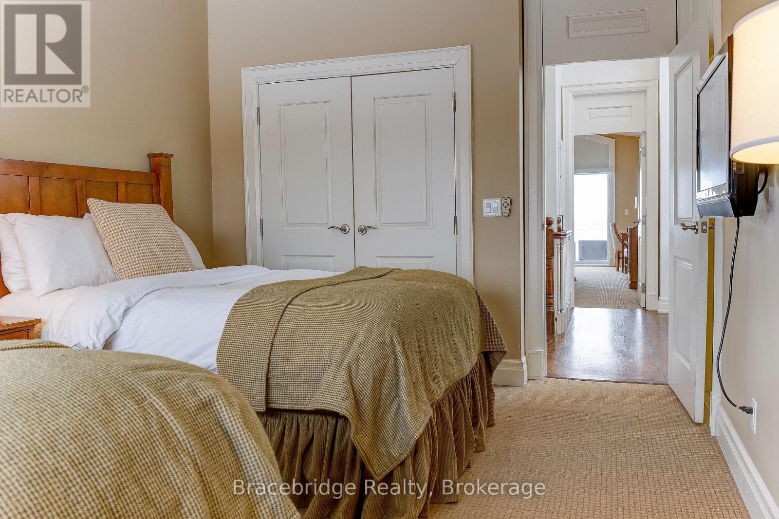 T301-C2 - 1869 Muskoka Rd 118 Highway W, Muskoka Lakes, Ontario P1L 1W8 - Photo 10 - X12918586