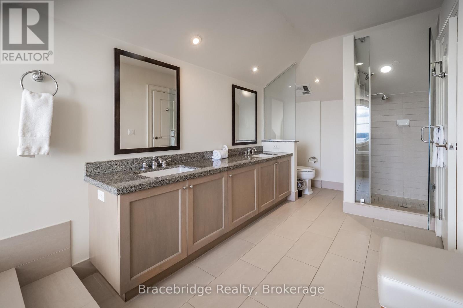 T301-C2 - 1869 Muskoka Rd 118 Highway W, Muskoka Lakes, Ontario P1L 1W8 - Photo 23 - X12918586