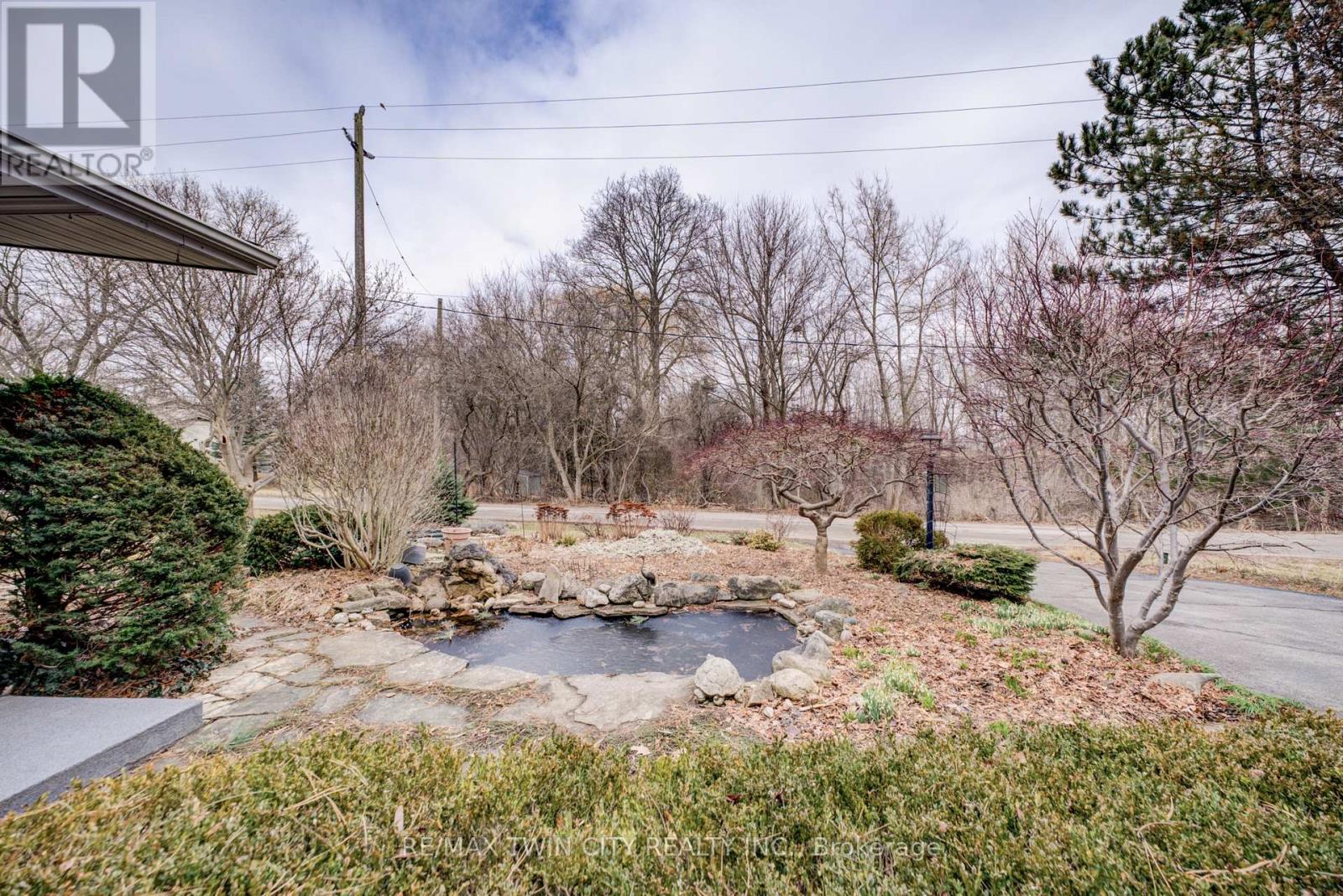 9 Summerhayes Crescent, Brantford, Ontario  N3R 5H9 - Photo 2 - X12914030