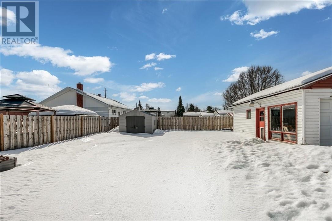 130 Main Street E, Chelmsford, Ontario  P0M 1L0 - Photo 7 - 2126901