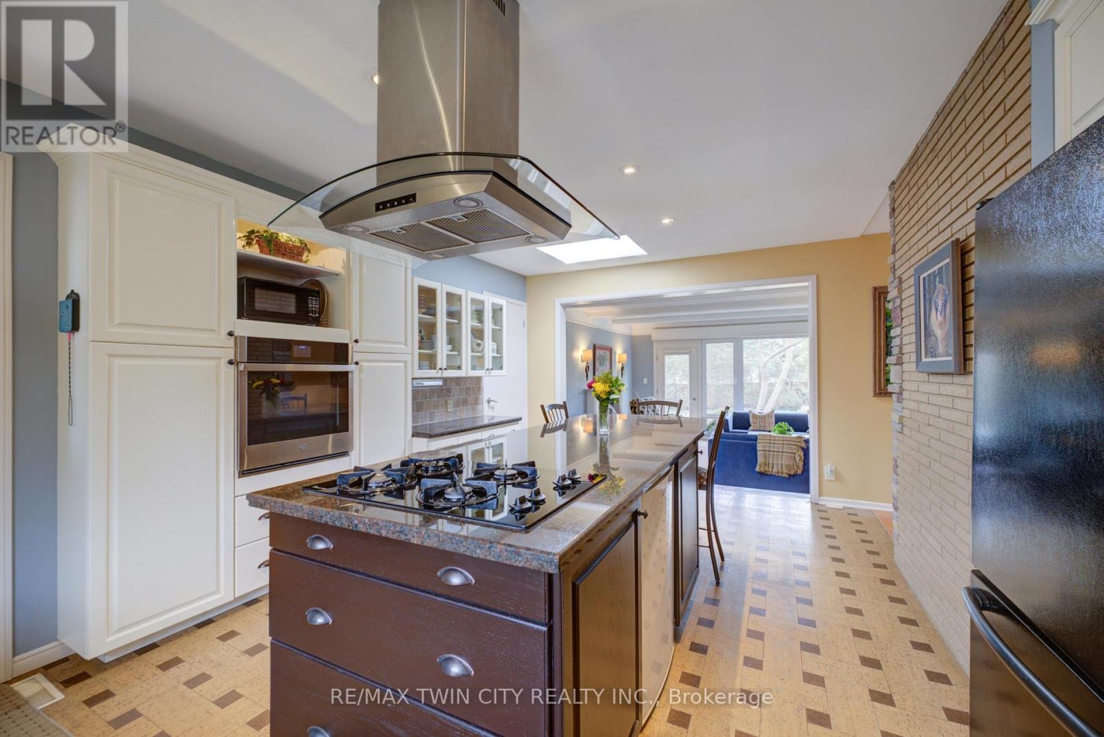 9 Summerhayes Crescent, Brantford, Ontario  N3R 5H9 - Photo 7 - X12914030