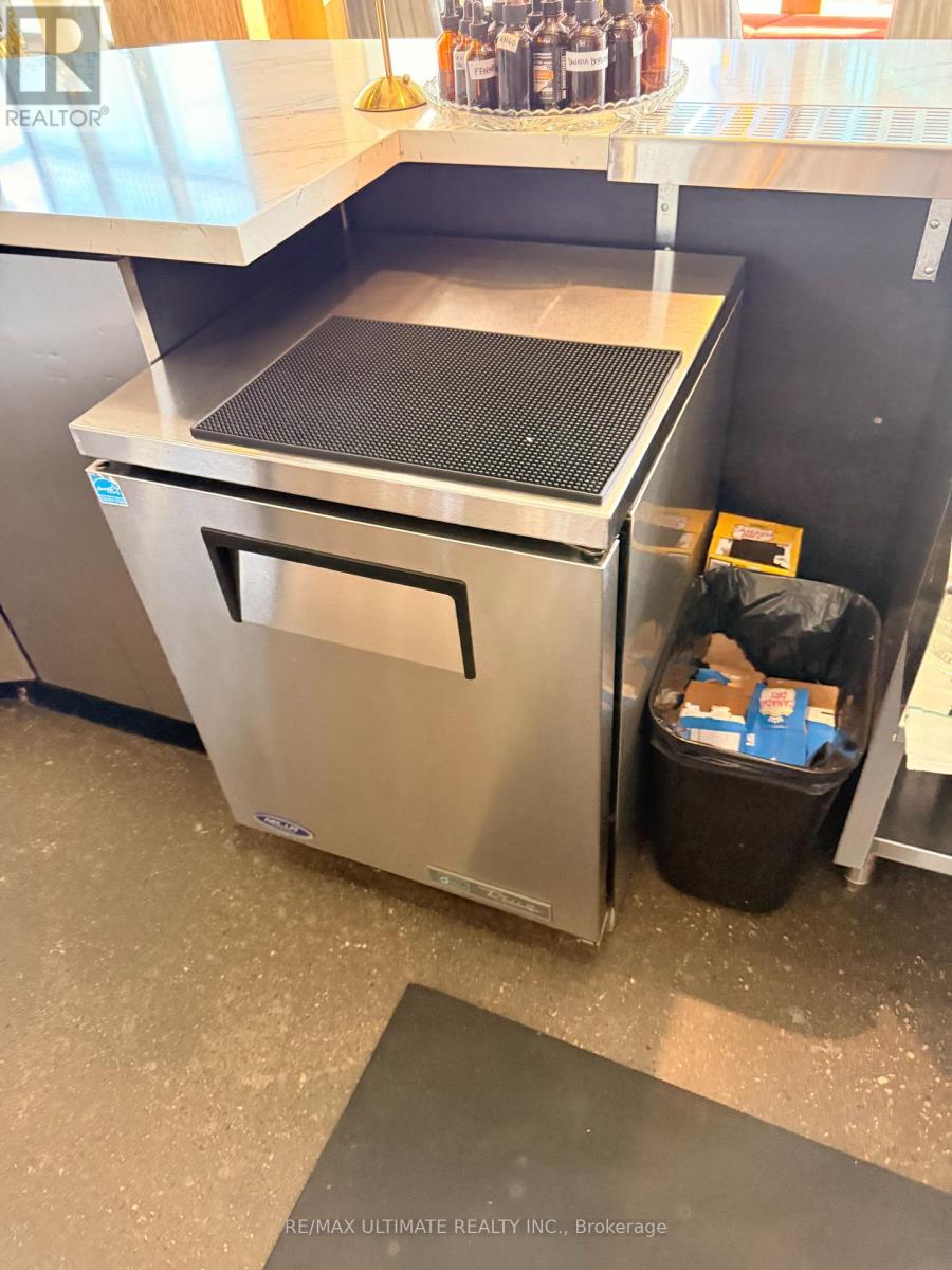 19 Lawren Harris Square, Toronto, Ontario  M5A 1H7 - Photo 11 - C12918548