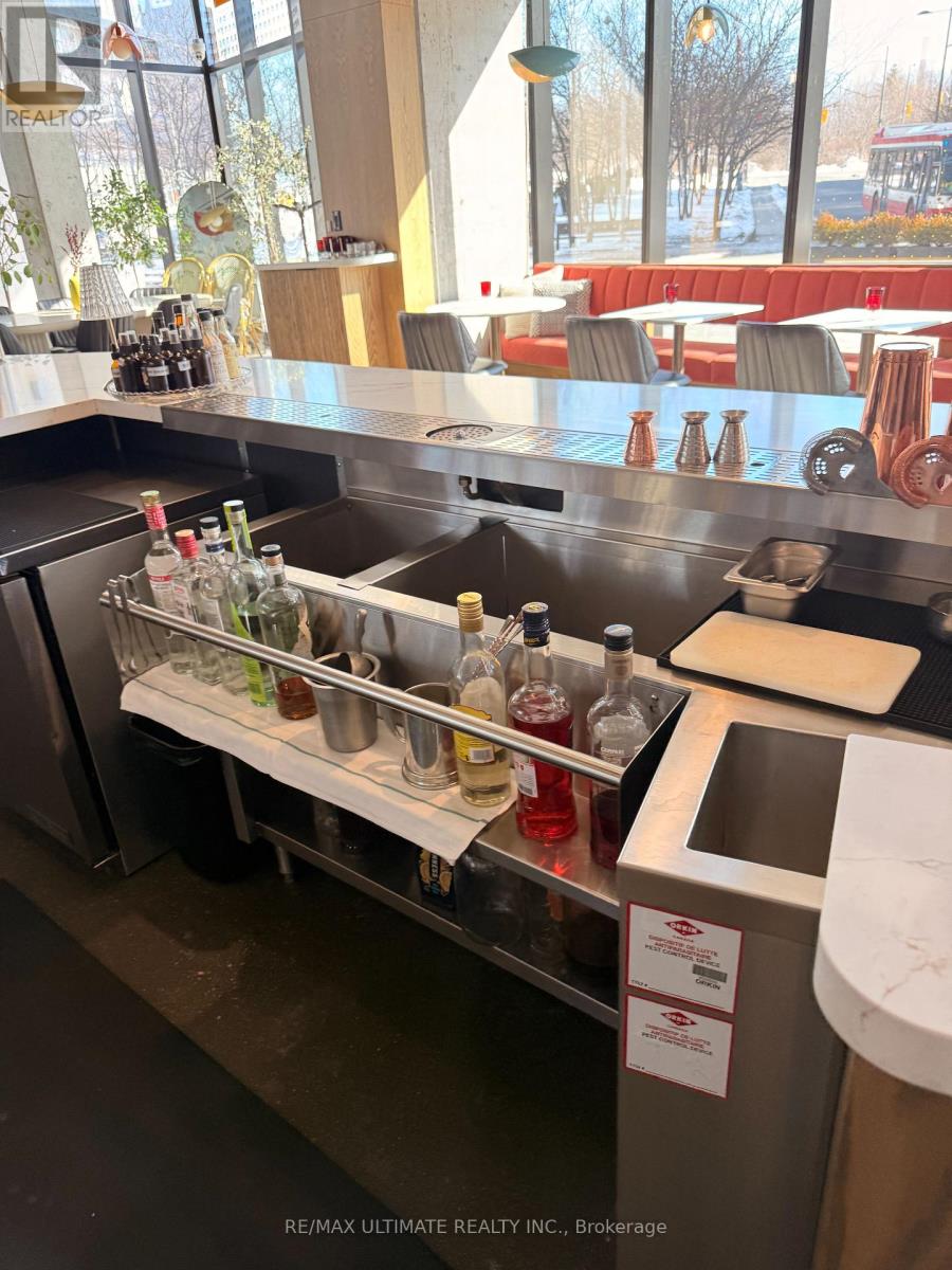 19 Lawren Harris Square, Toronto, Ontario  M5A 1H7 - Photo 15 - C12918548