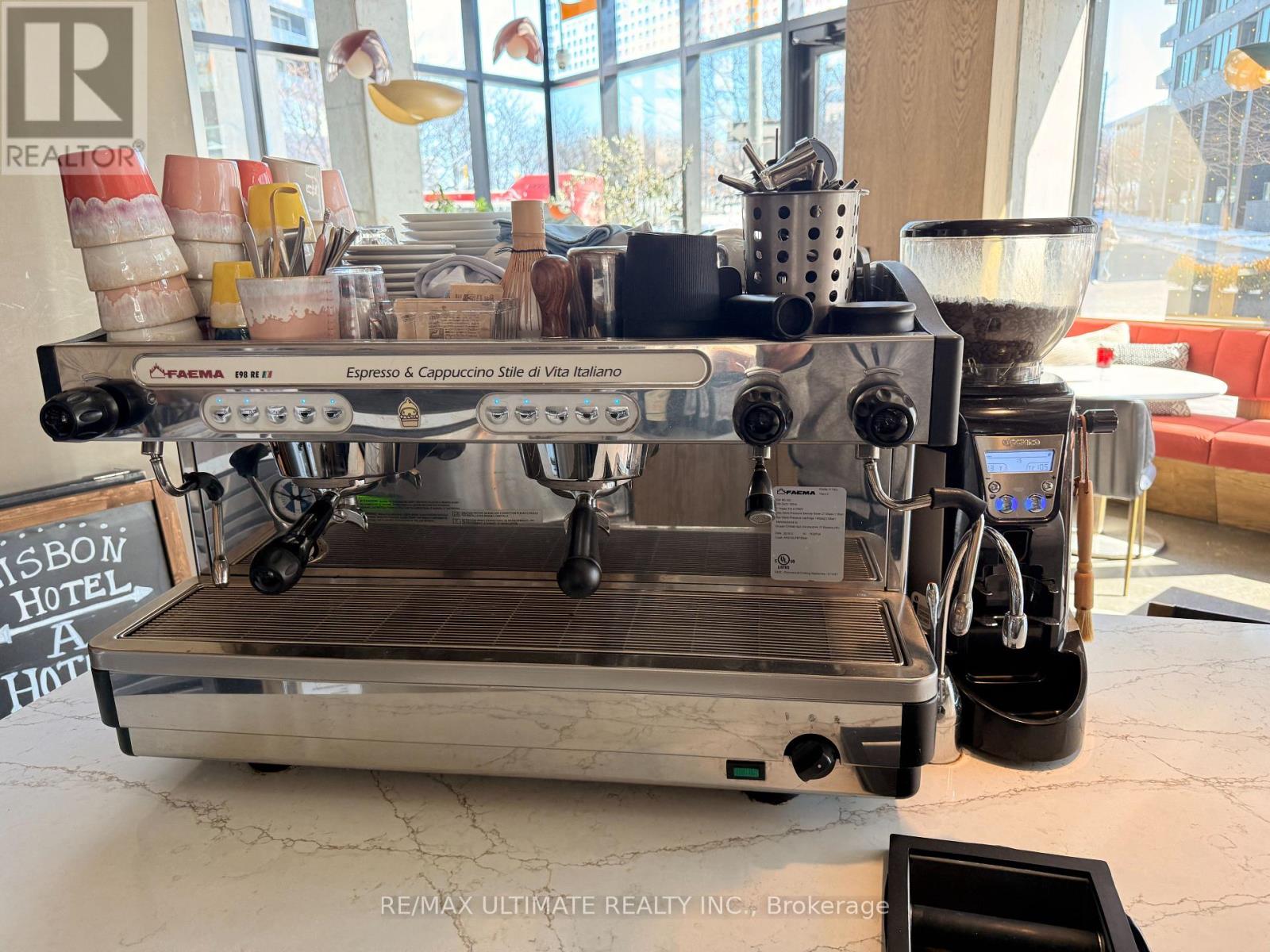 19 Lawren Harris Square, Toronto, Ontario  M5A 1H7 - Photo 17 - C12918548