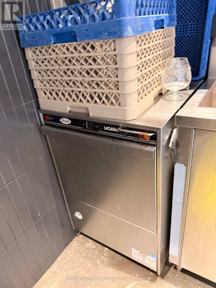 19 Lawren Harris Square, Toronto, Ontario  M5A 1H7 - Photo 18 - C12918548