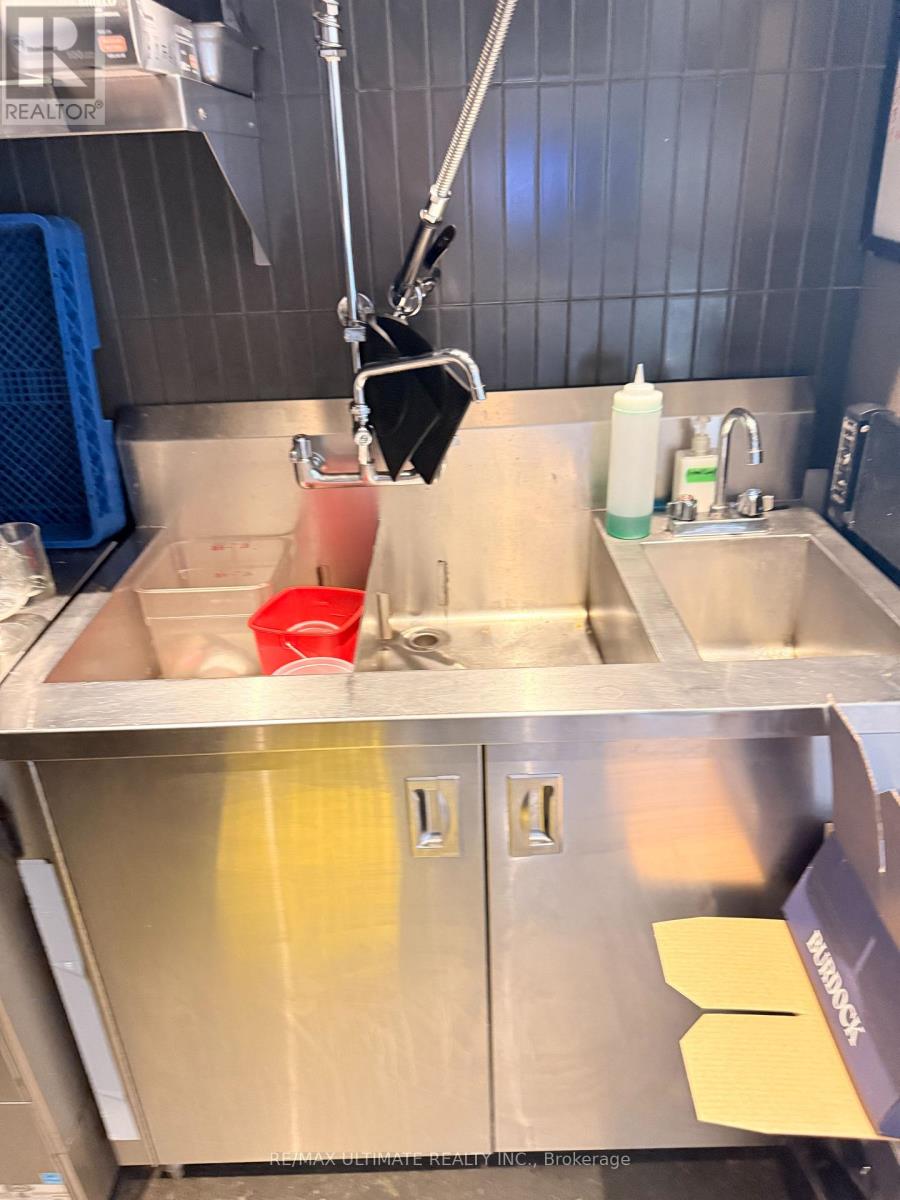 19 Lawren Harris Square, Toronto, Ontario  M5A 1H7 - Photo 19 - C12918548