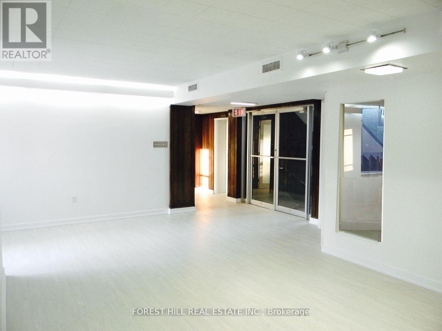 200 - 226 Bathurst Street, Toronto, Ontario  M5T 2R9 - Photo 2 - C12918602