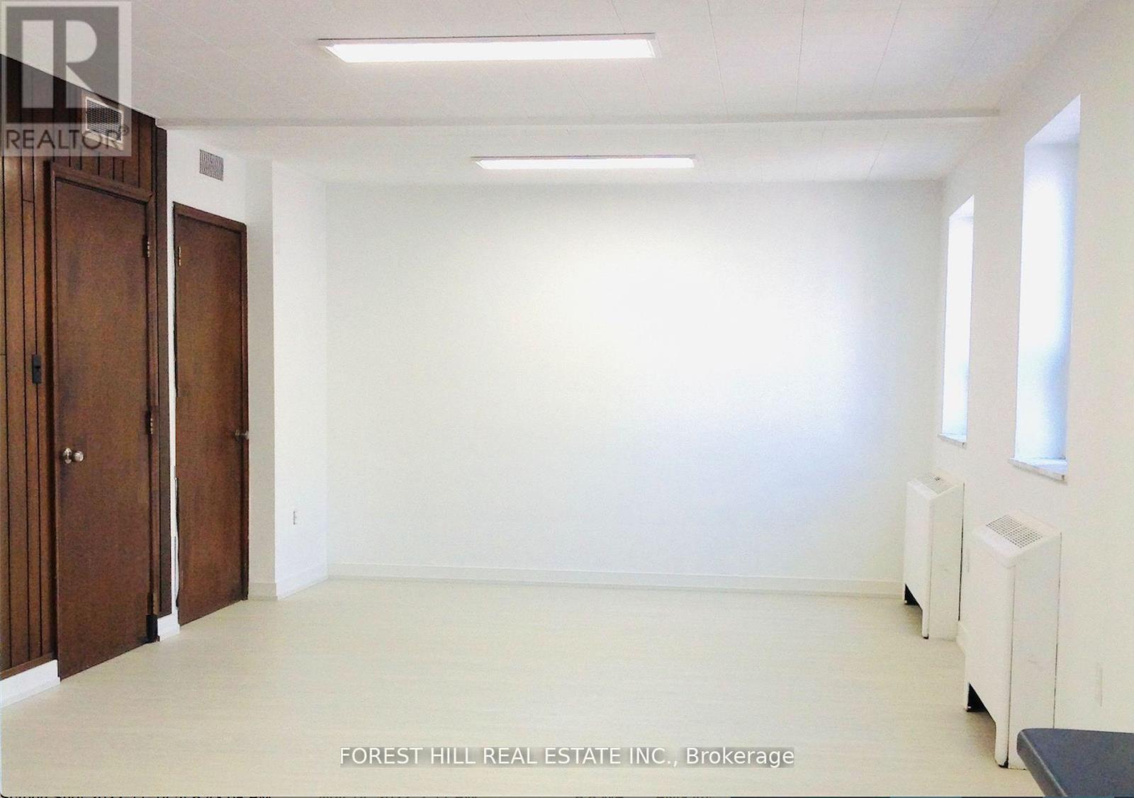 200 - 226 Bathurst Street, Toronto, Ontario  M5T 2R9 - Photo 4 - C12918602