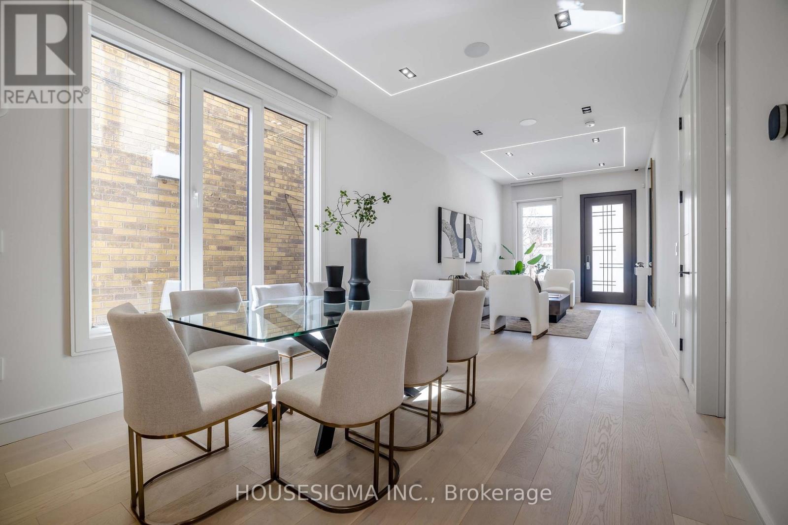 151 Dewbourne Avenue, Toronto, Ontario  M6C 1Z1 - Photo 3 - C12918614