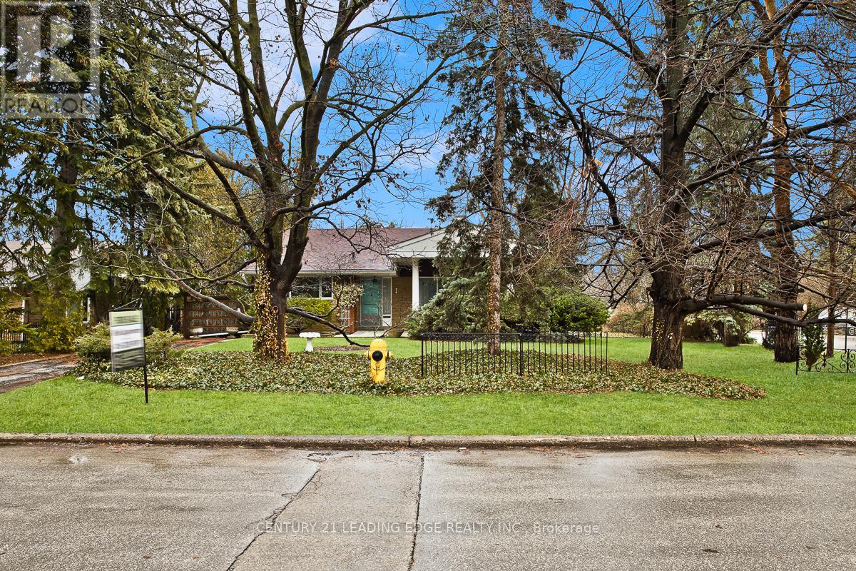 1 Bradgate Road, Toronto (Banbury-Don Mills), Ontario  M3B 1J6 - Photo 2 - C12918702