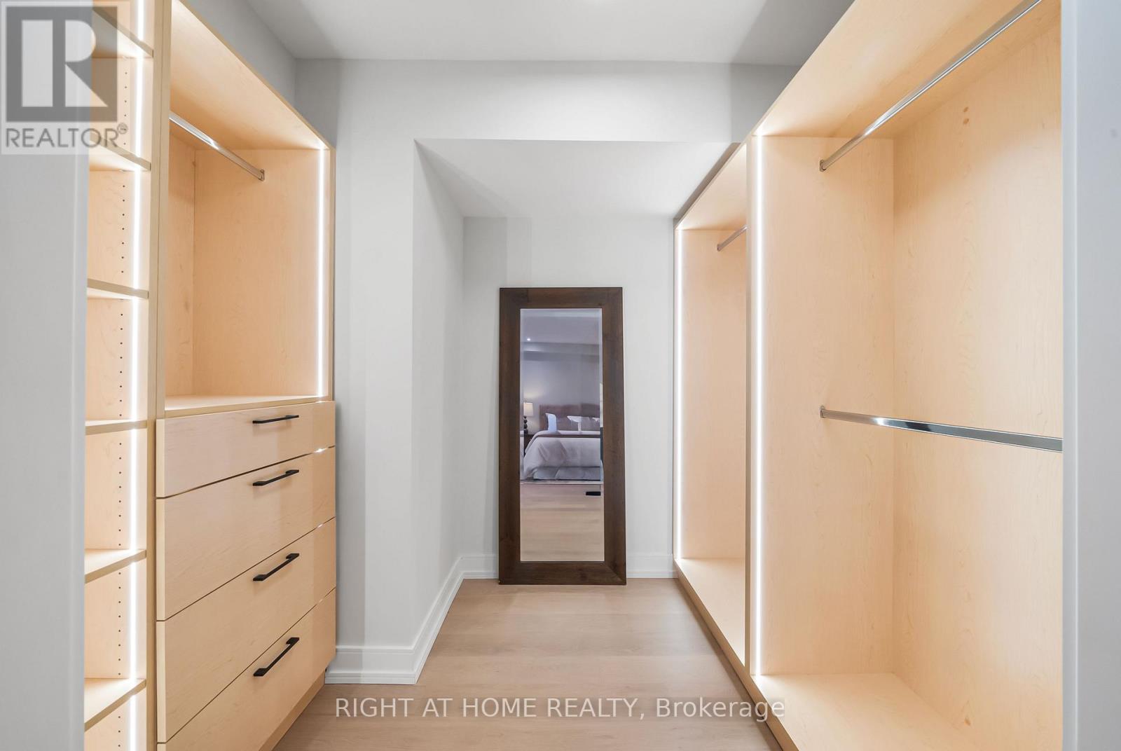 98 Dixon Avenue, Toronto, Ontario  M4L 1N7 - Photo 25 - E12918542