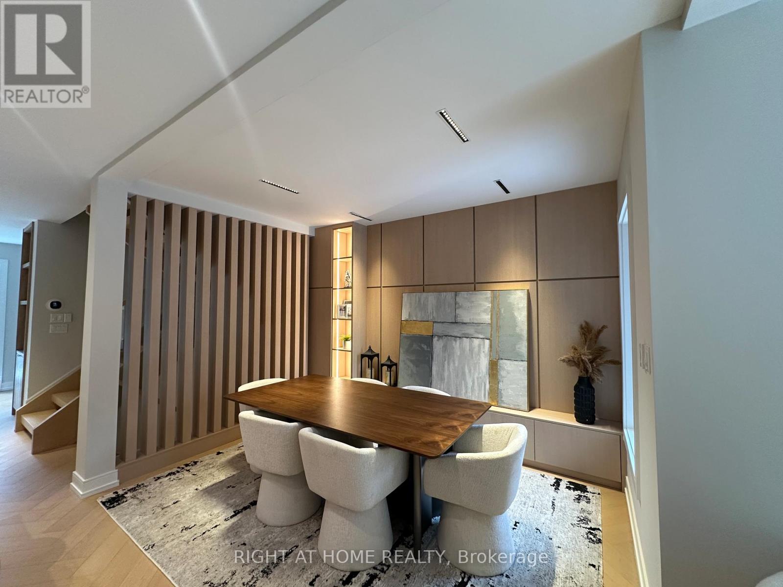 98 Dixon Avenue, Toronto, Ontario  M4L 1N7 - Photo 7 - E12918542