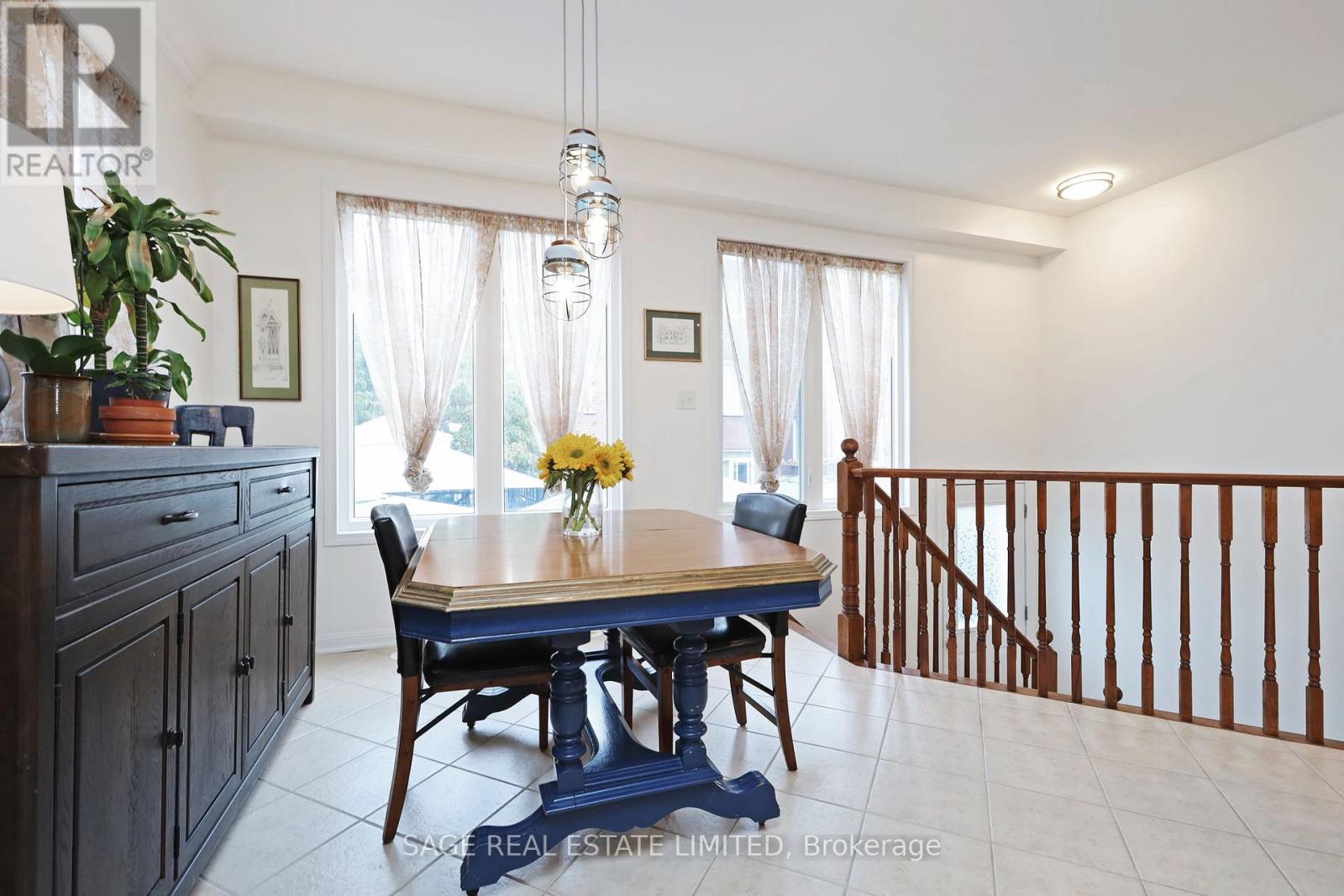 23 Ferguson Street, Toronto (Clairlea-Birchmount), Ontario  M1L 0C2 - Photo 11 - E12918664