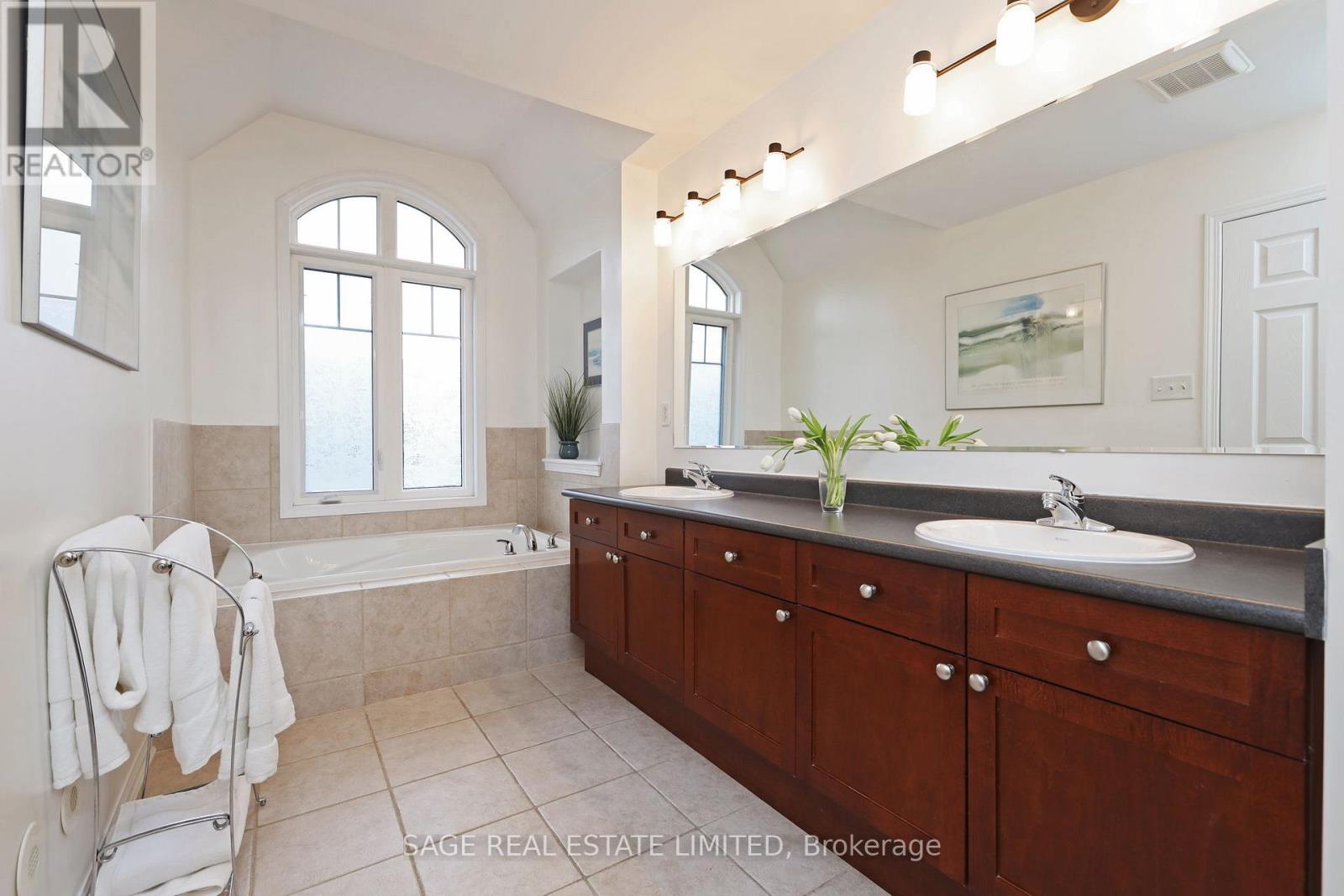 23 Ferguson Street, Toronto (Clairlea-Birchmount), Ontario  M1L 0C2 - Photo 26 - E12918664