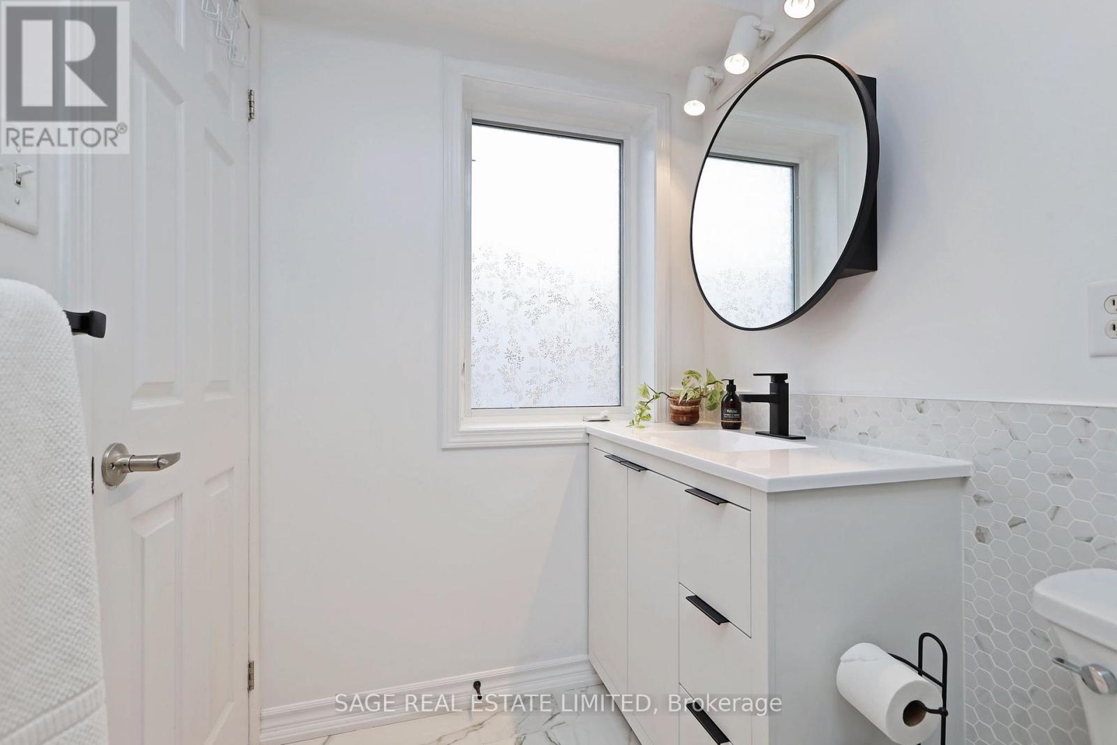 23 Ferguson Street, Toronto (Clairlea-Birchmount), Ontario  M1L 0C2 - Photo 31 - E12918664