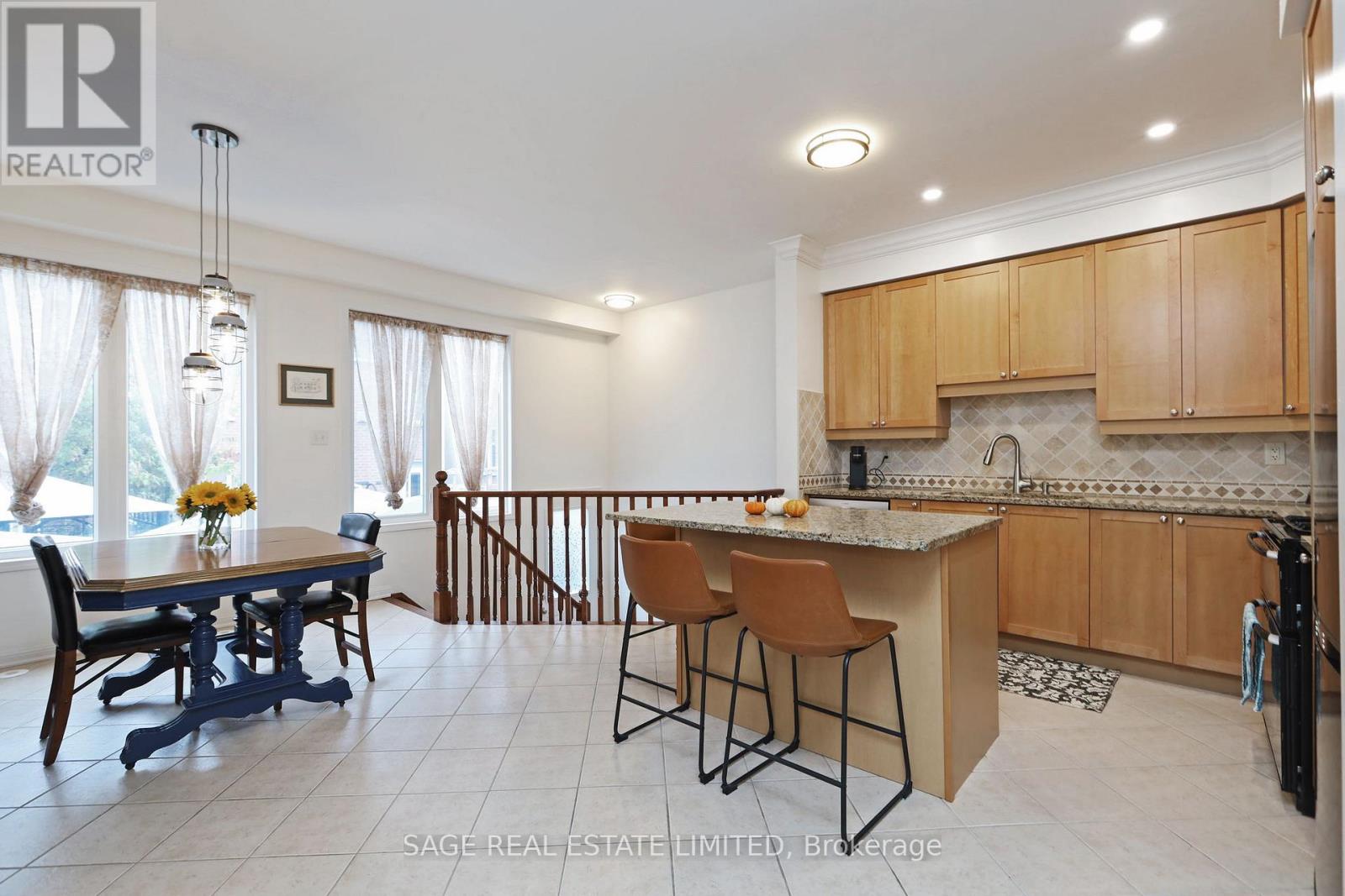 23 Ferguson Street, Toronto (Clairlea-Birchmount), Ontario  M1L 0C2 - Photo 6 - E12918664