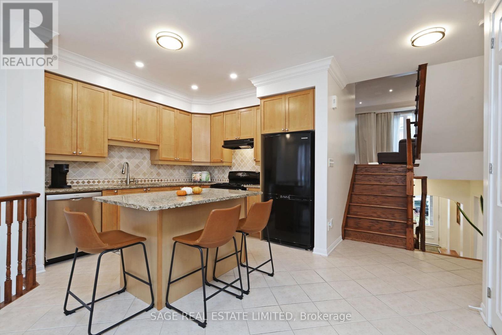 23 Ferguson Street, Toronto (Clairlea-Birchmount), Ontario  M1L 0C2 - Photo 7 - E12918664