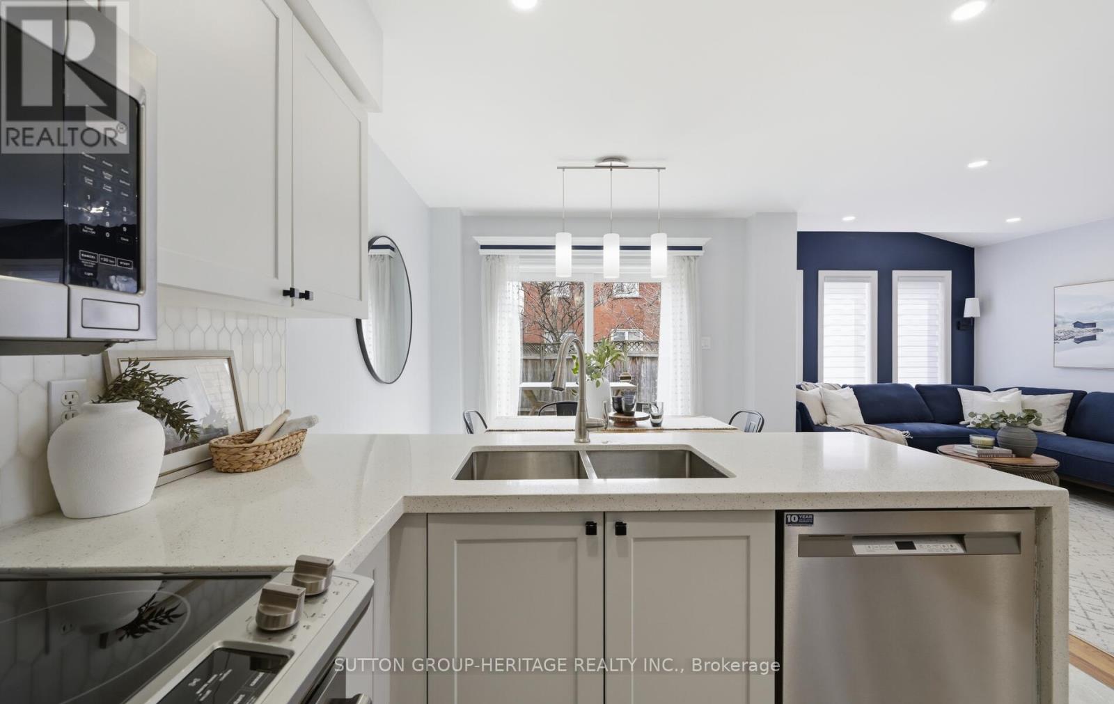 76 Regency Crescent, Whitby, Ontario  L1N 7V2 - Photo 5 - E12918682