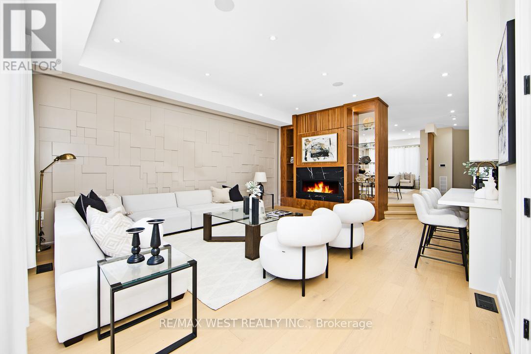 175 Floyd Avenue, Toronto, Ontario  M4J 2H9 - Photo 13 - E12918700