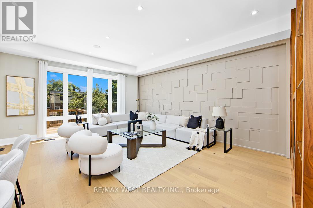 175 Floyd Avenue, Toronto, Ontario  M4J 2H9 - Photo 14 - E12918700