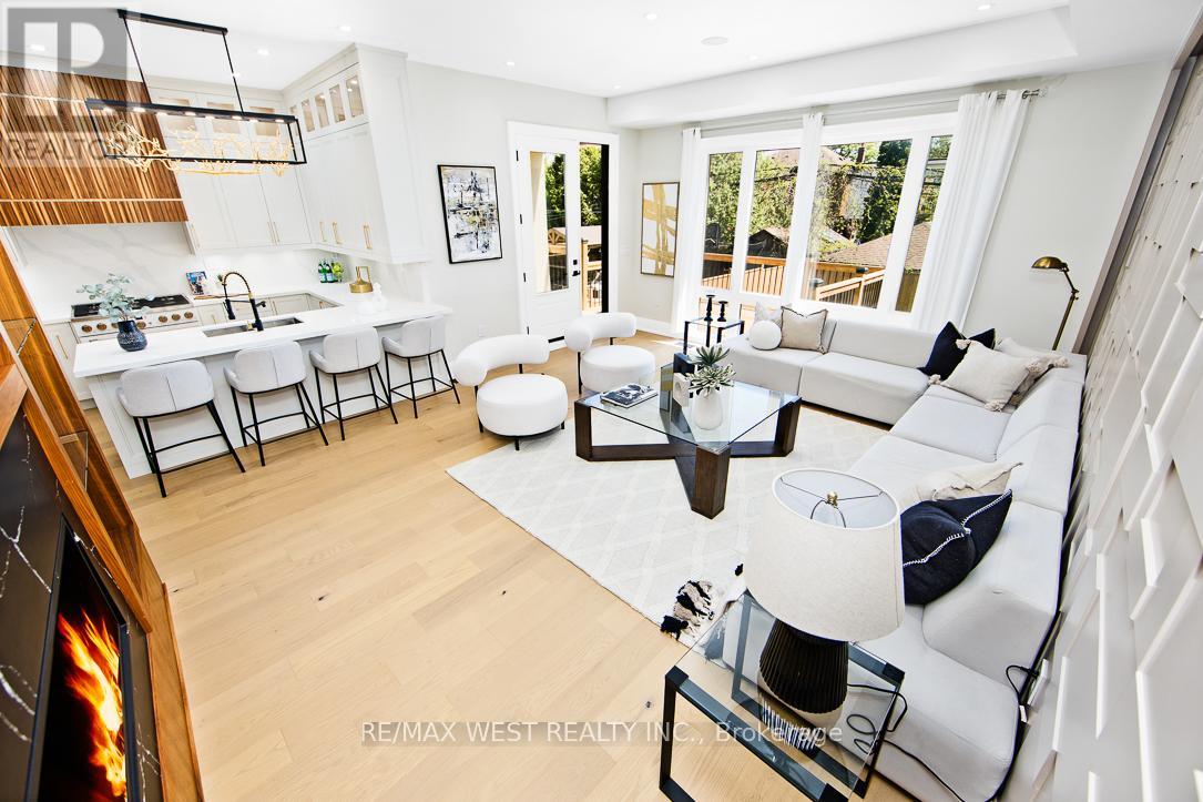 175 Floyd Avenue, Toronto, Ontario  M4J 2H9 - Photo 15 - E12918700