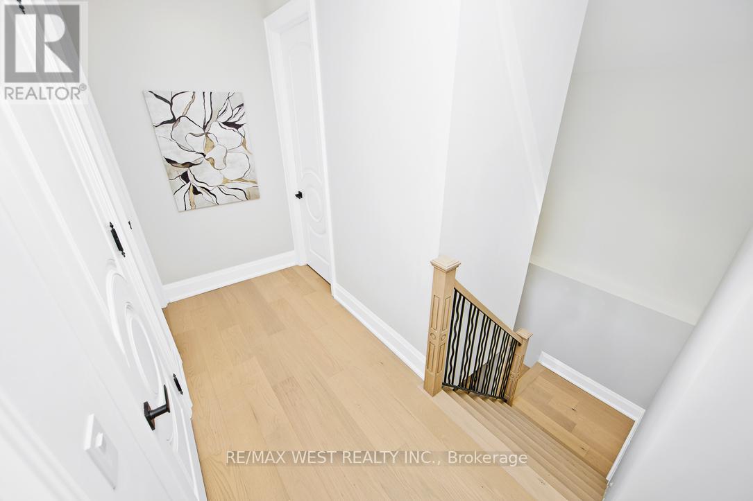 175 Floyd Avenue, Toronto, Ontario  M4J 2H9 - Photo 21 - E12918700