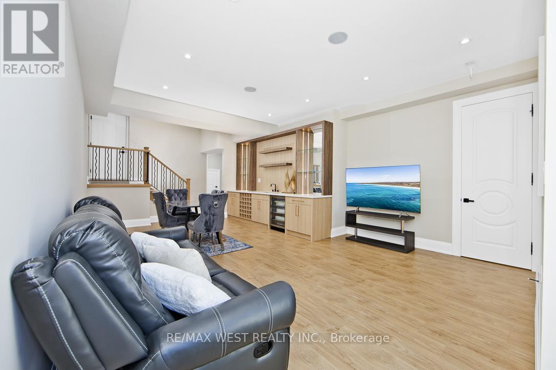 175 Floyd Avenue, Toronto, Ontario  M4J 2H9 - Photo 31 - E12918700