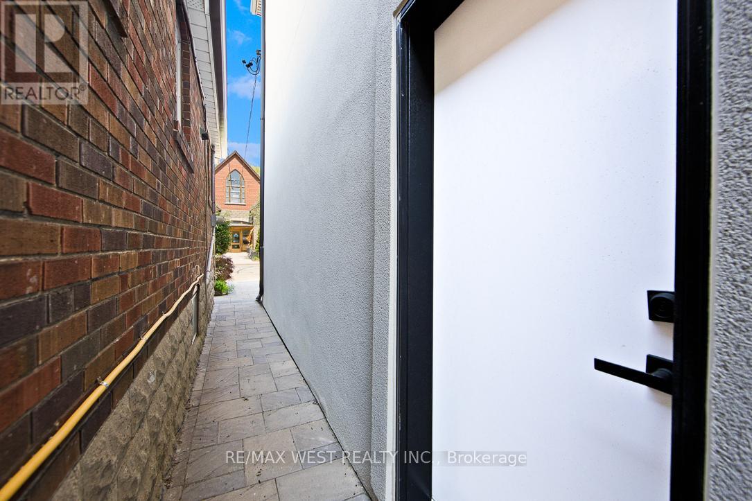 175 Floyd Avenue, Toronto, Ontario  M4J 2H9 - Photo 36 - E12918700