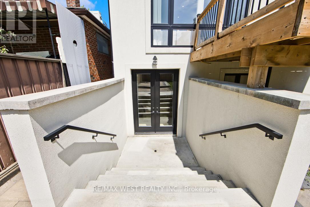 175 Floyd Avenue, Toronto, Ontario  M4J 2H9 - Photo 37 - E12918700