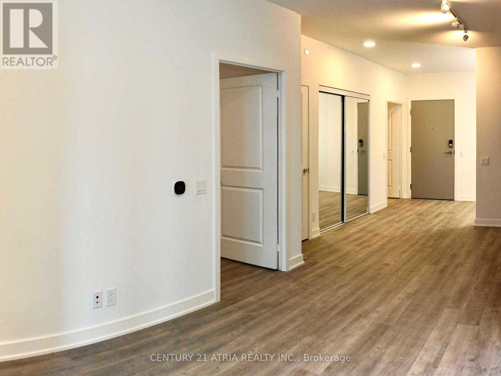 619a - 30 Upper Mall Way, Vaughan, Ontario  L4J 0L7 - Photo 2 - N12918556