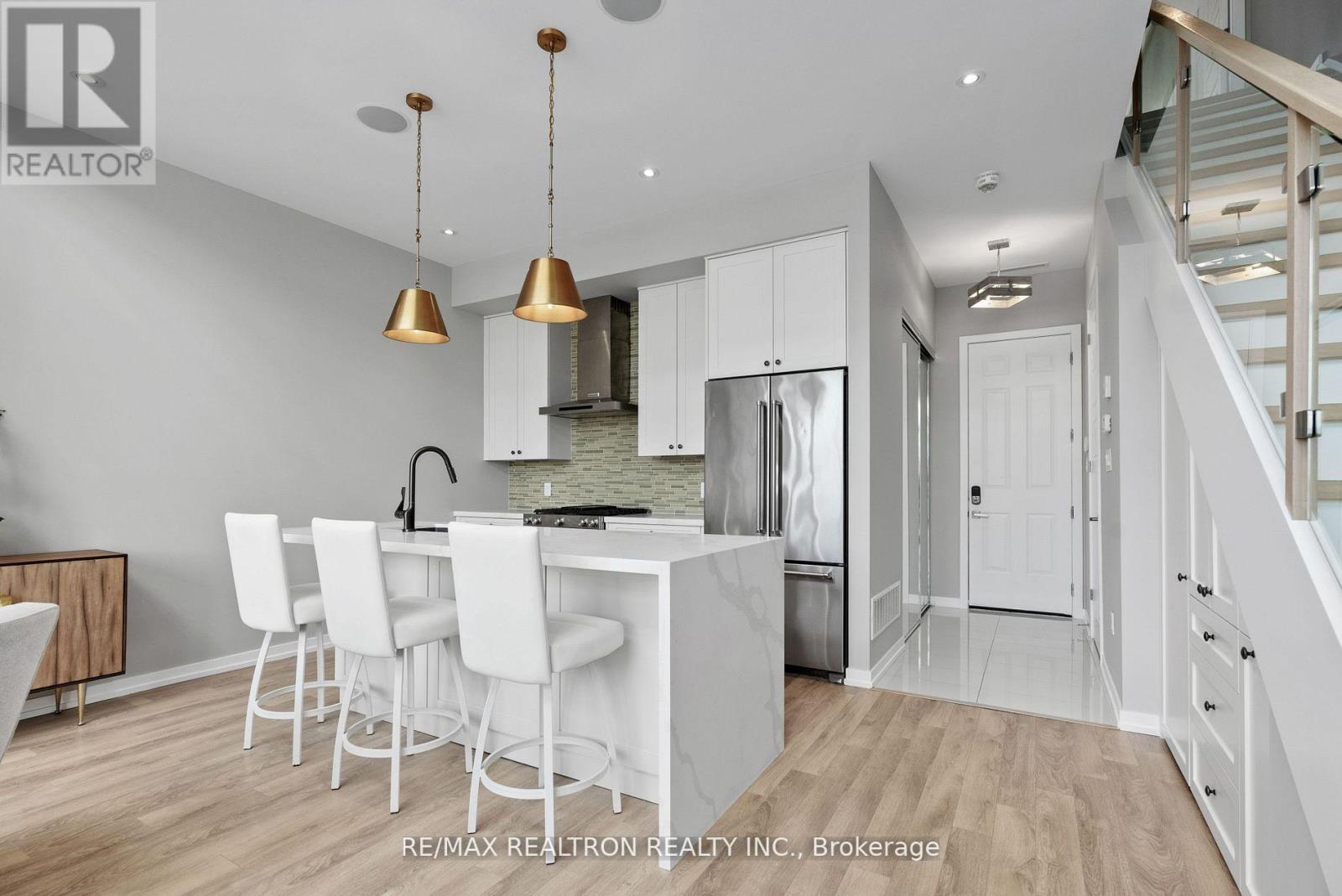 3717 Mangusta Court, Innisfil, Ontario  L9S 0L5 - Photo 7 - N12918570