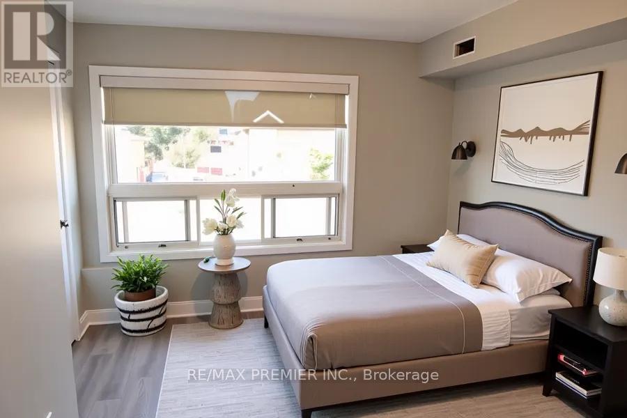 1657 Weston Road, Toronto (Weston), Ontario  M9N 1V2 - Photo 4 - W12918536