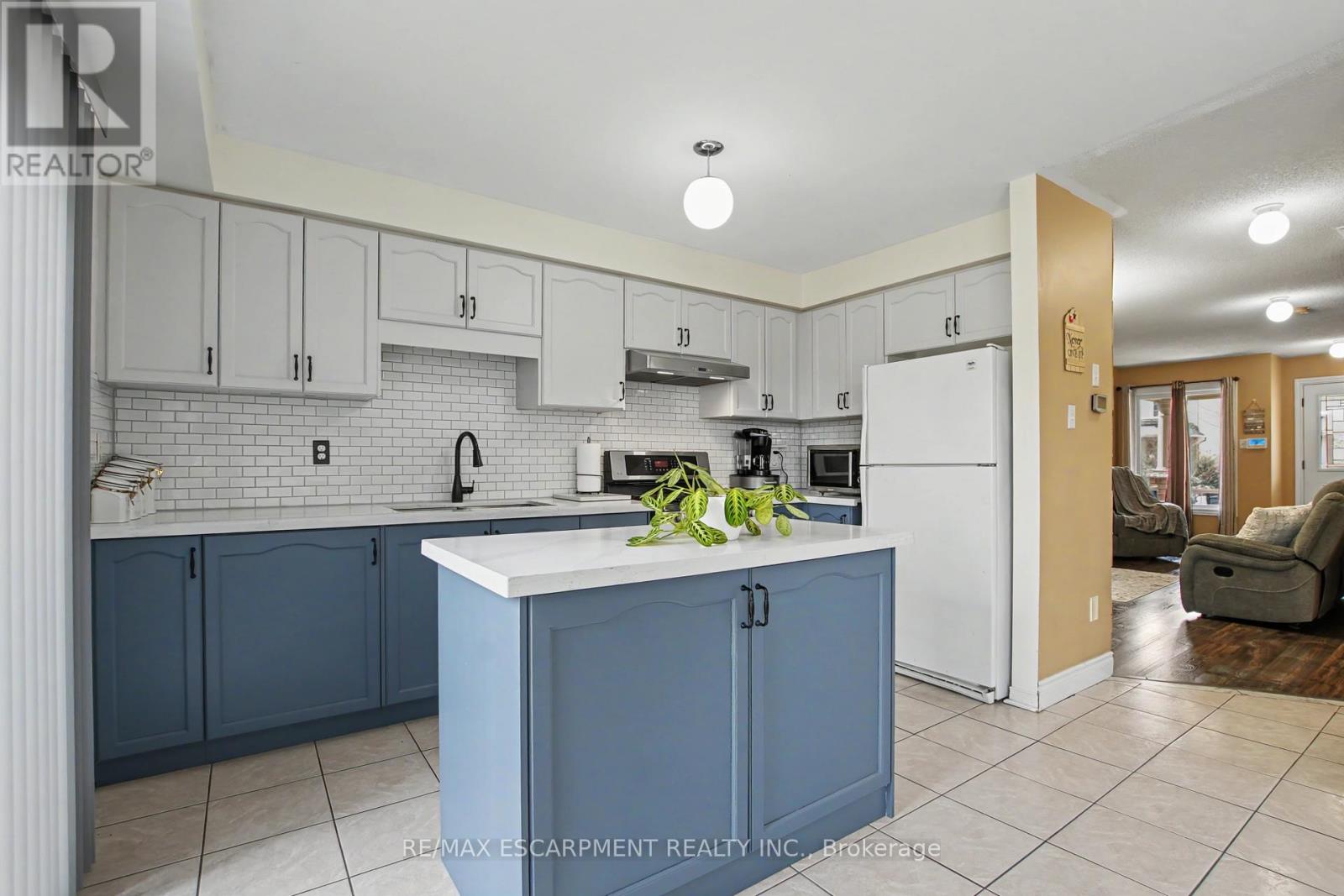 236 Fitzgerald Crescent, Milton, Ontario  L9T 5Y4 - Photo 10 - W12918544