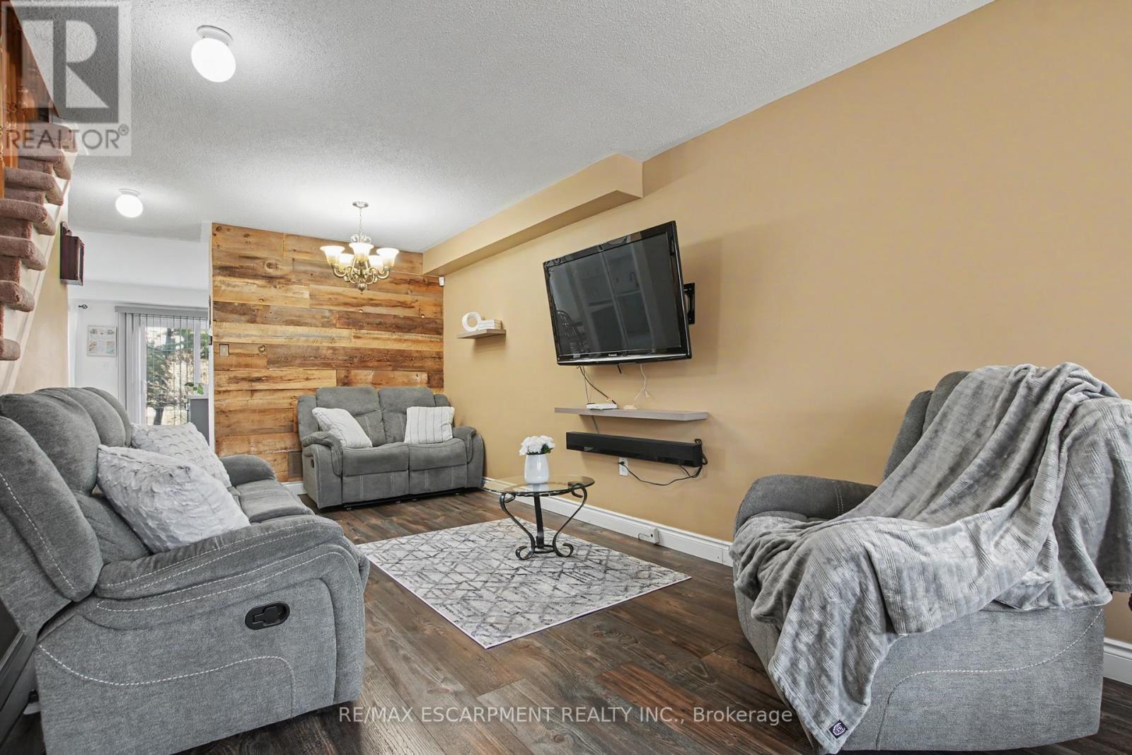 236 Fitzgerald Crescent, Milton, Ontario  L9T 5Y4 - Photo 6 - W12918544