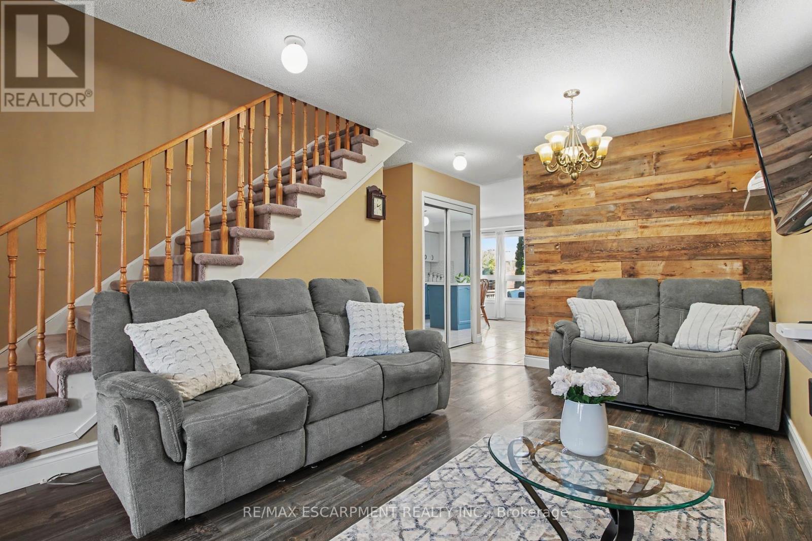 236 Fitzgerald Crescent, Milton, Ontario  L9T 5Y4 - Photo 7 - W12918544