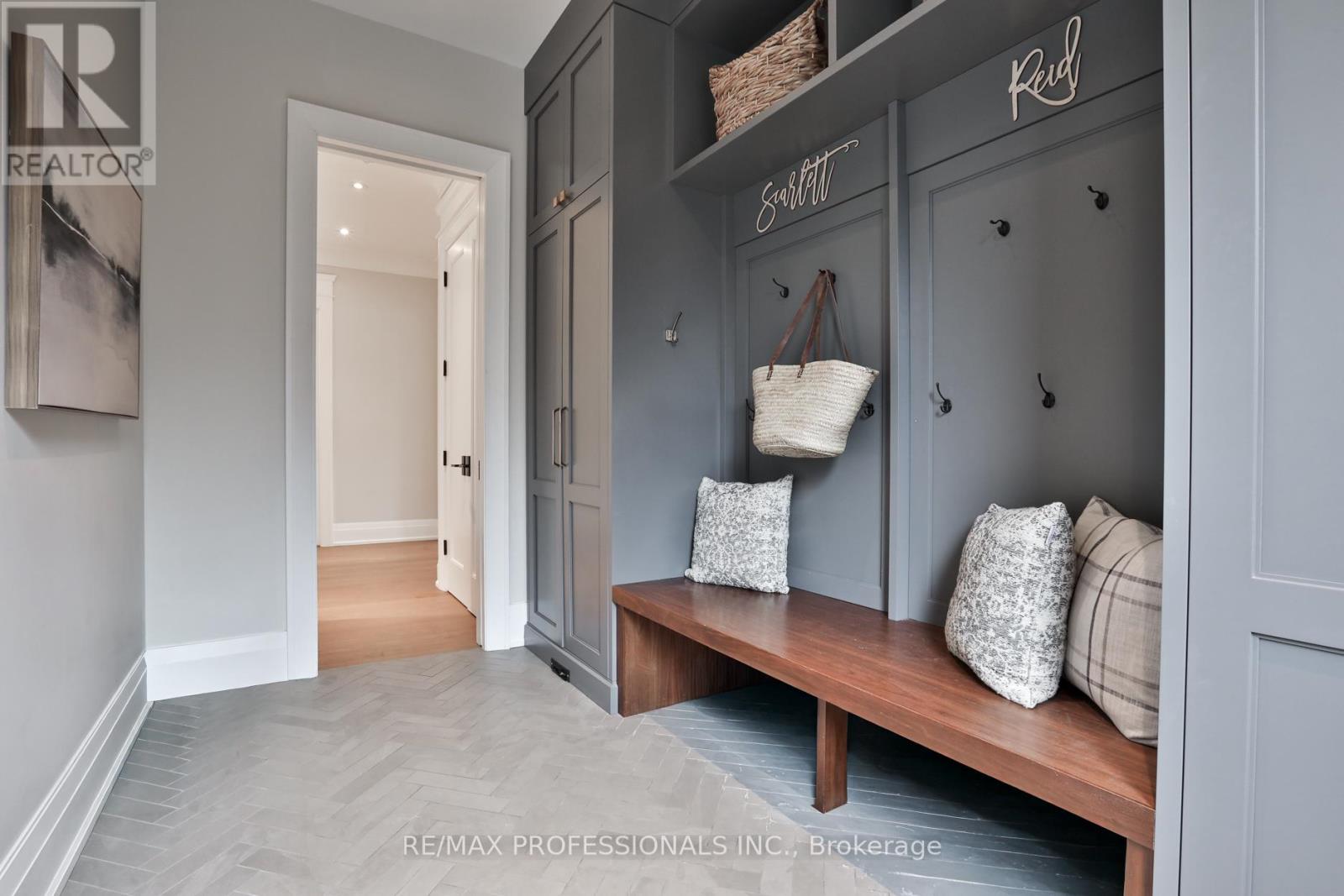 51 Saybrook Avenue, Toronto, Ontario  M8Z 2V6 - Photo 21 - W12918564