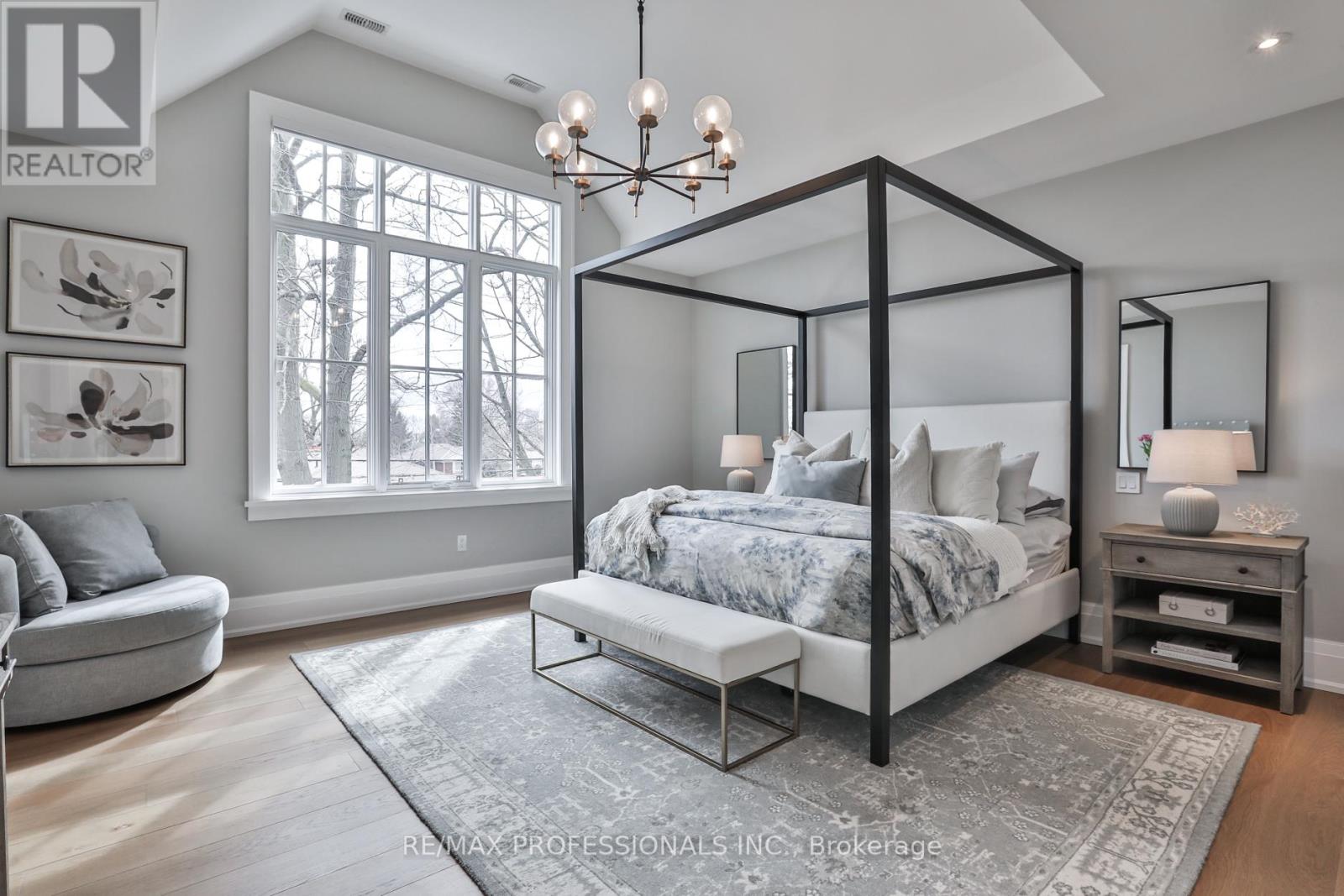 51 Saybrook Avenue, Toronto, Ontario  M8Z 2V6 - Photo 23 - W12918564