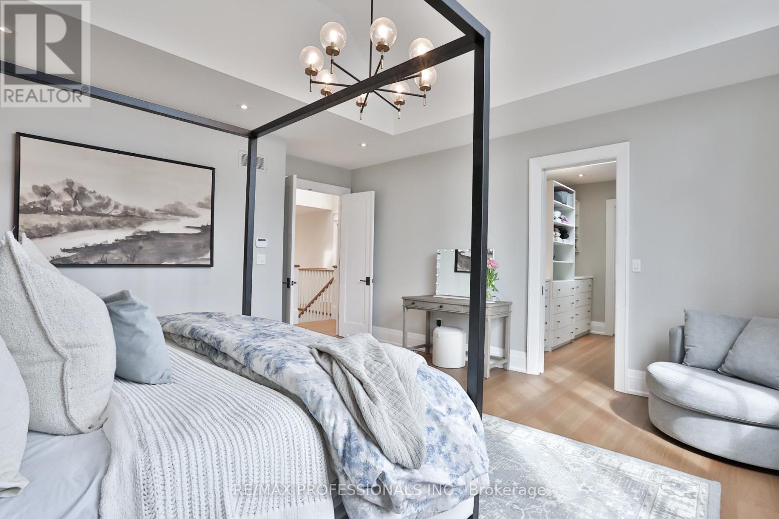 51 Saybrook Avenue, Toronto, Ontario  M8Z 2V6 - Photo 25 - W12918564