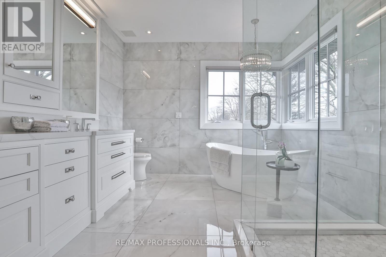 51 Saybrook Avenue, Toronto, Ontario  M8Z 2V6 - Photo 27 - W12918564