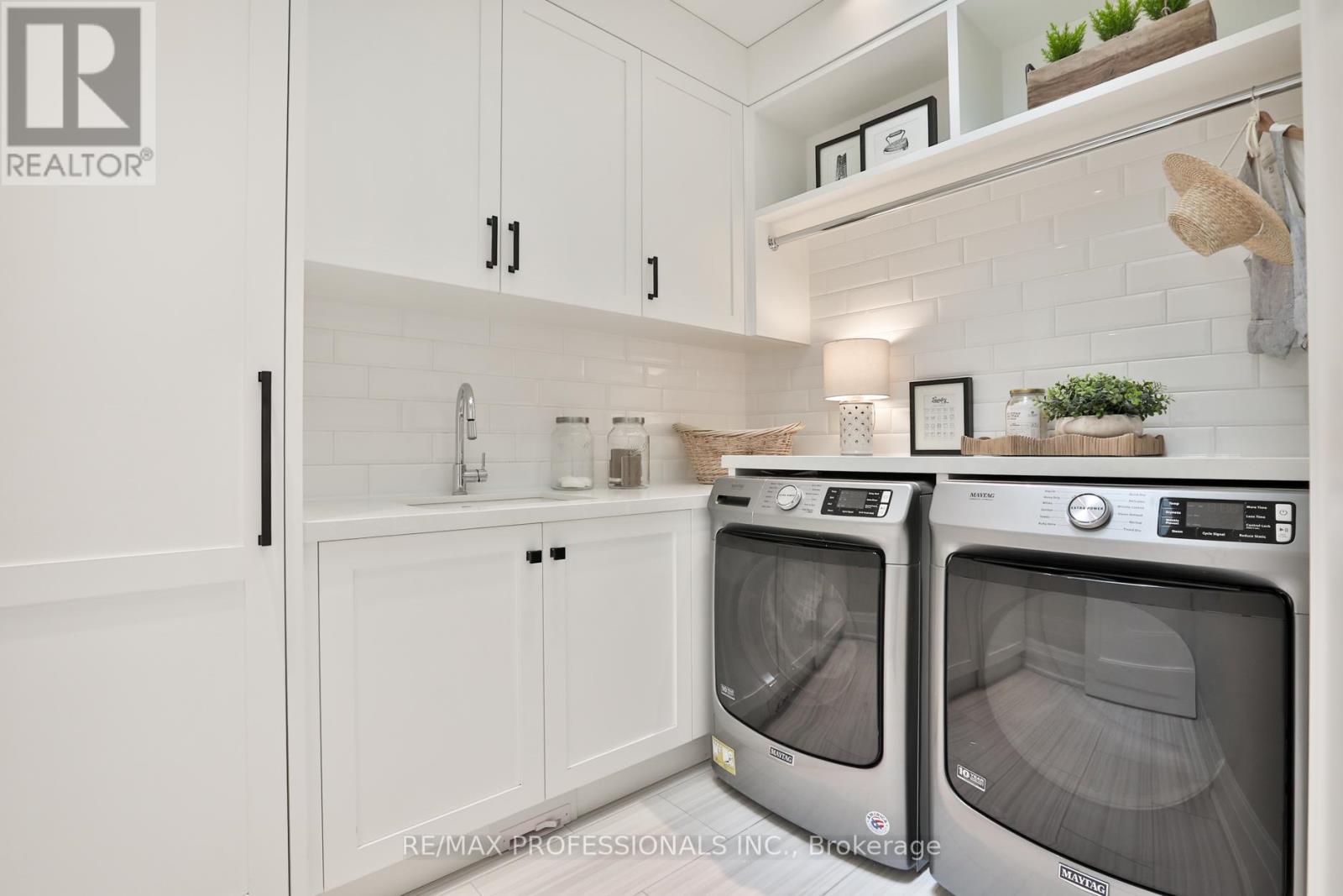 51 Saybrook Avenue, Toronto, Ontario  M8Z 2V6 - Photo 30 - W12918564