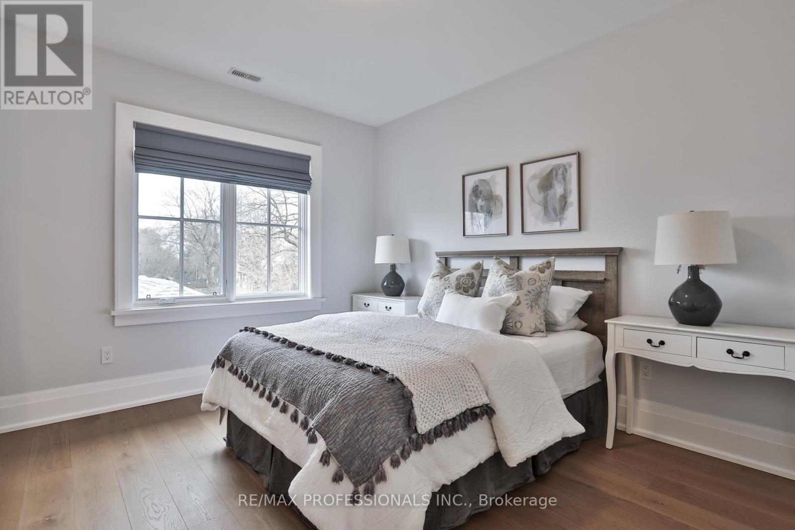 51 Saybrook Avenue, Toronto, Ontario  M8Z 2V6 - Photo 34 - W12918564