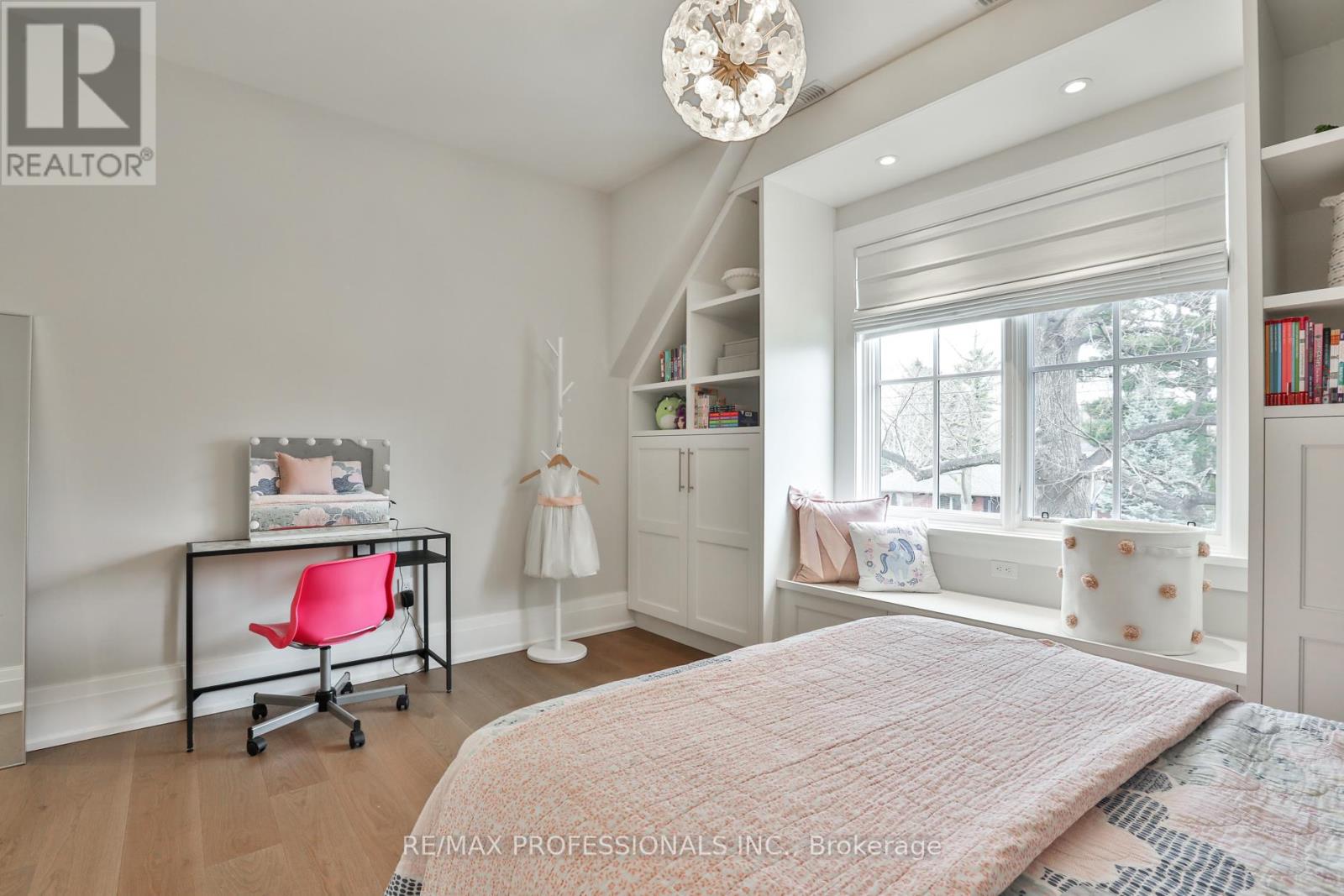 51 Saybrook Avenue, Toronto, Ontario  M8Z 2V6 - Photo 39 - W12918564