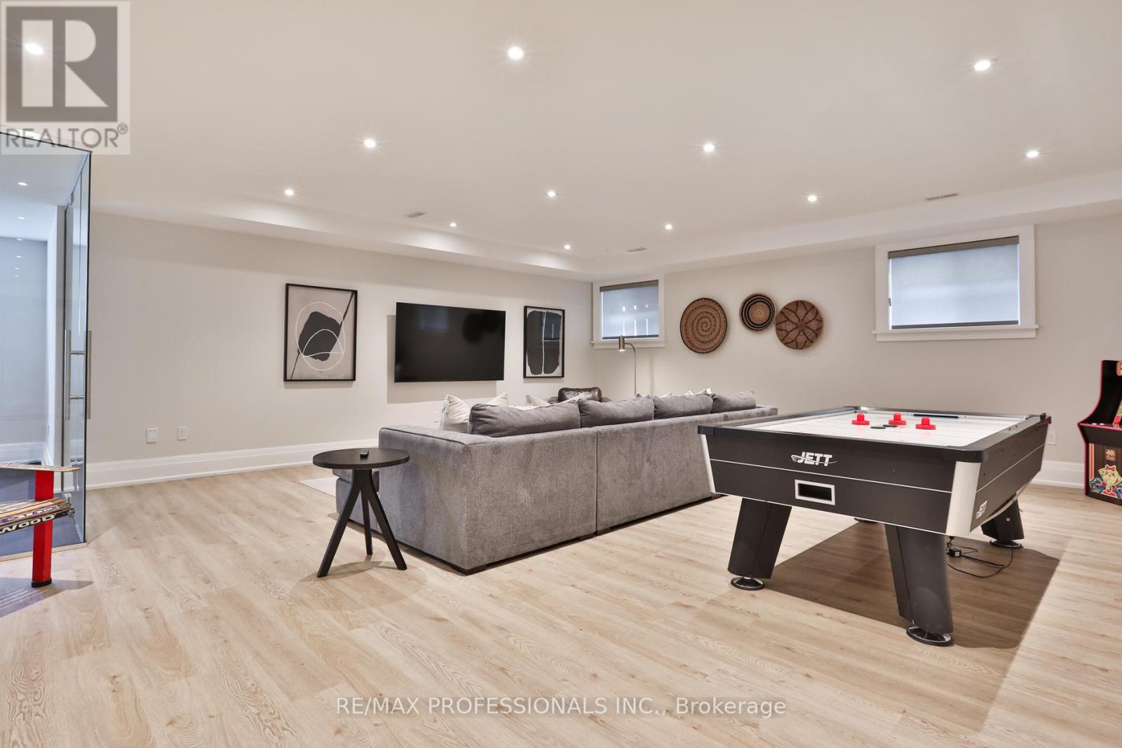 51 Saybrook Avenue, Toronto, Ontario  M8Z 2V6 - Photo 41 - W12918564